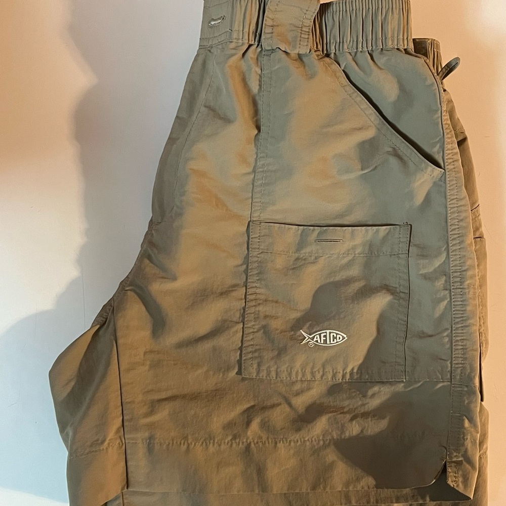 AFTCO Men's Tan Shorts